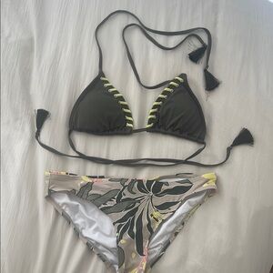 Vince Camuto Green Beige and Yellow Bikini Set